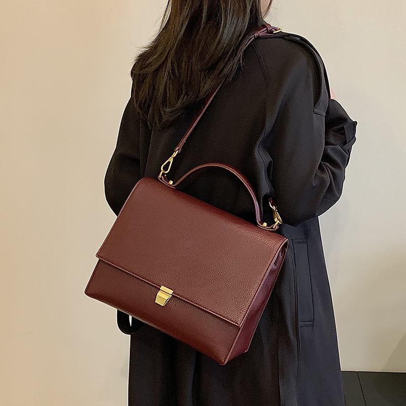 Pocket Square Set - Tas tangan Pu wanita bertekstur tas